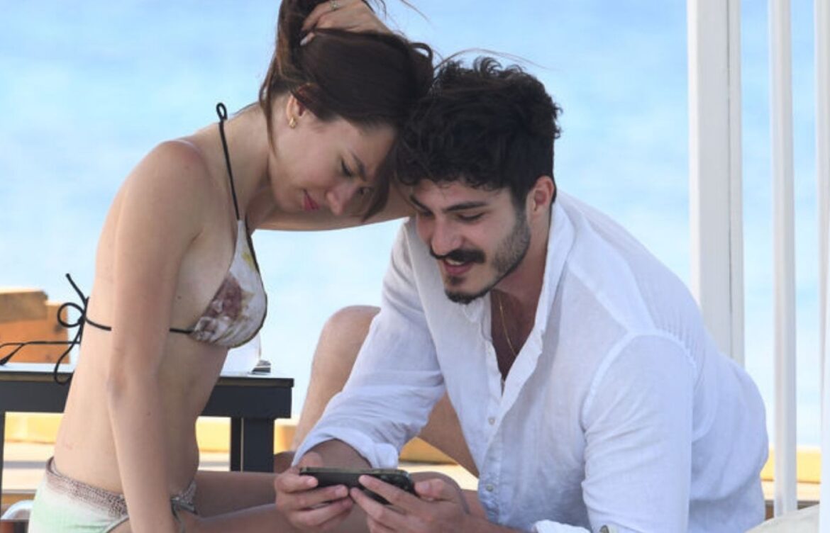Eylül Tumbar ve Enes Koçak ile Yalıkavak’ta Aşk Bir Başka
