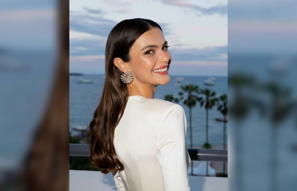 Tıpatıp Benziyor! Uzak Şehir’in Alya’sı Sinem Ünsal Erkek Kardeşi Alkın Ünsal’ı Paylaştı!