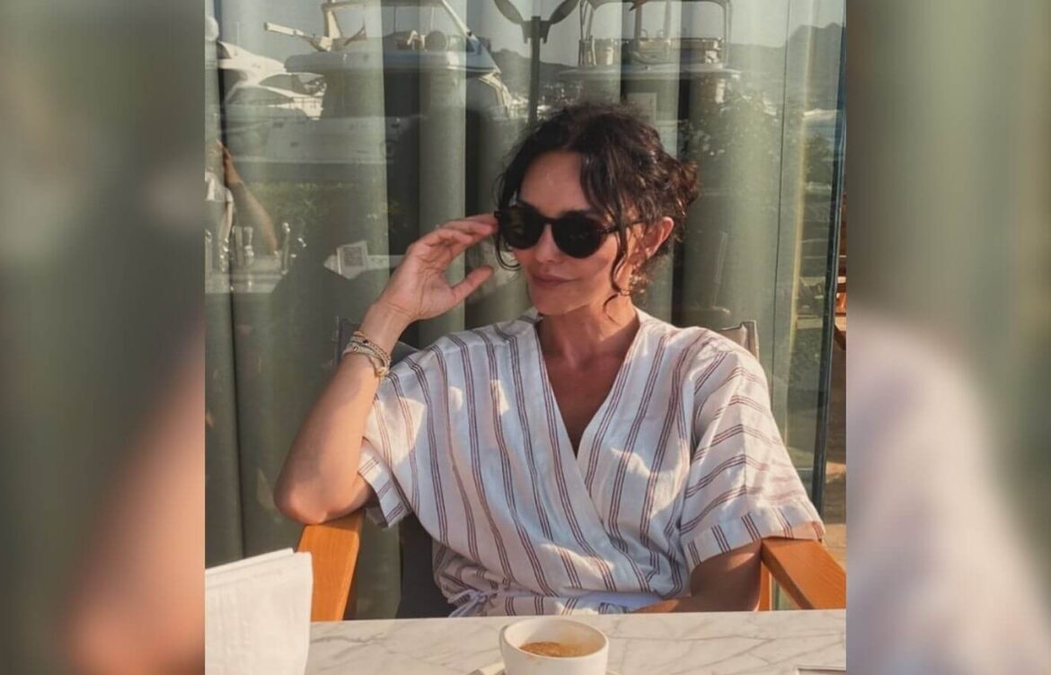 Hande Ataizi Türkbükü Plajında Bikinisiyle Büyüledi