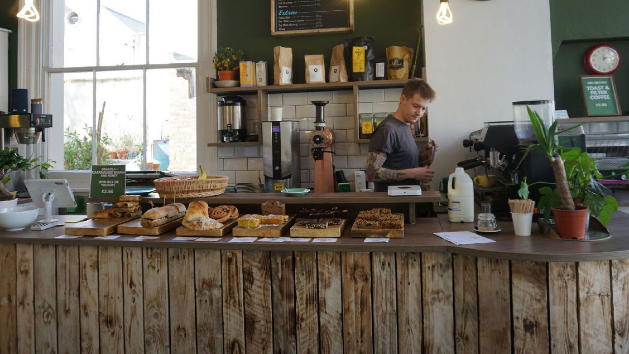 Karavanda başlamıştı! Ünlü kahveci tüm şubelerini bir anda kapattı