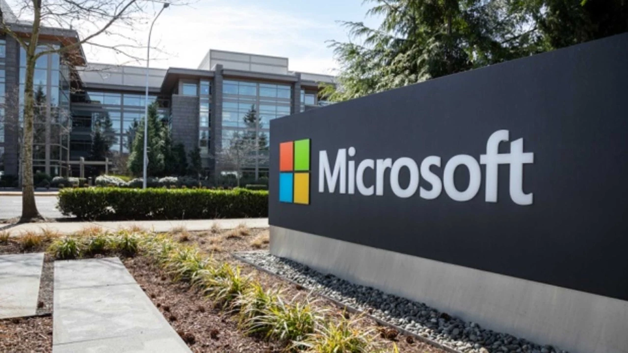 Microsoft hükümetin talebine boyun eğdi: Tüm verileri tek seferde verdi