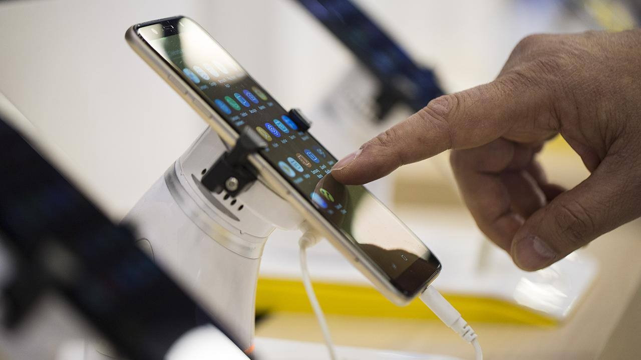 AB’den teknoloji devlerine ‘pil ömrü’ darbesi: Akıllı telefonlara yeni standartlar geliyor