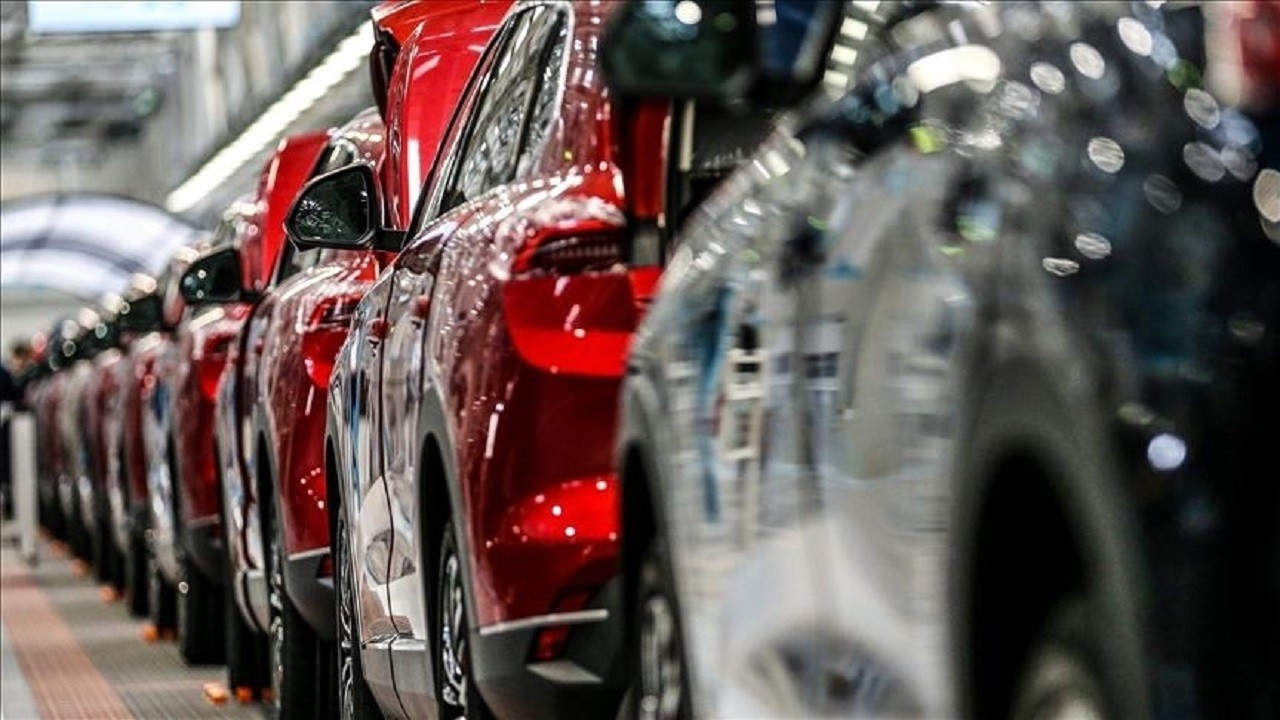 Otomotiv pazarı ilk çeyrekte daraldı: Elektrikli ve hibritin payı arttı