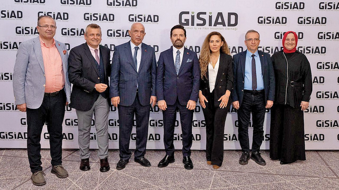 Dışa bağımlı olmanın handikapını yaşıyoruz