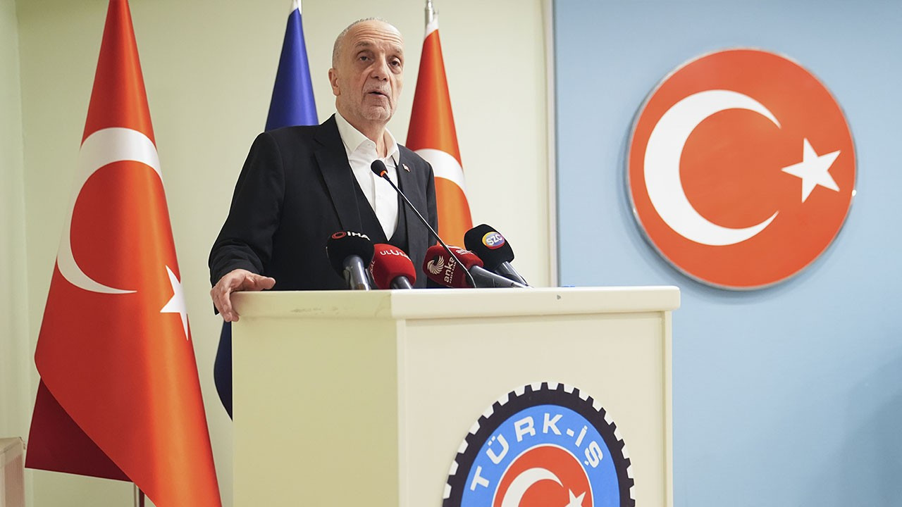 TÜRK-İŞ’ten asgari ücret ve vergi çağrısı: Ücretliler üzerindeki yük hafifletilmeli, bölgesel uygulamayı reddediyoruz