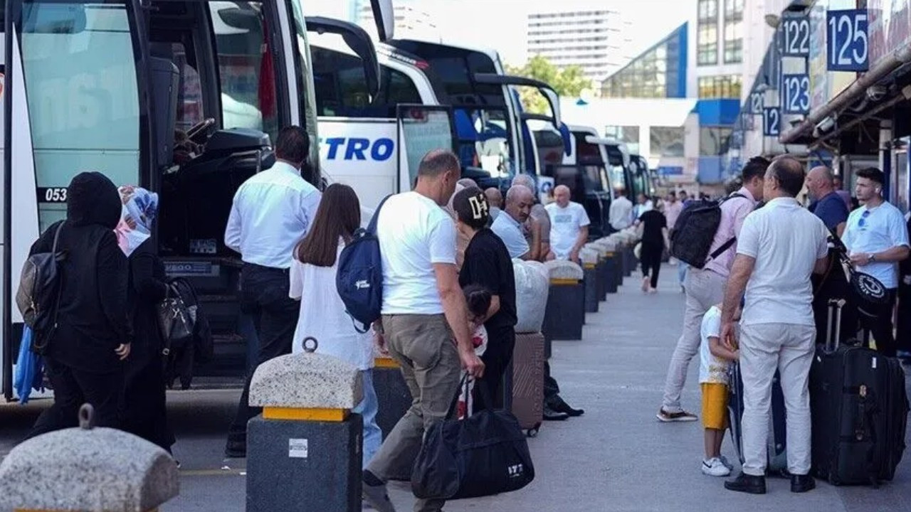 Otobüslerde dönüş yoğunluğu başladı: Firmalar çözüm arıyor