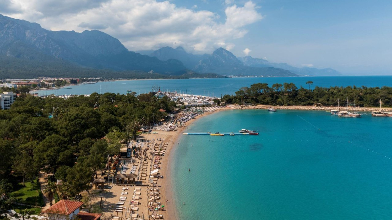 Antalya’ya turist akını: 14 milyon yabancı ziyaretçi ağırlandı