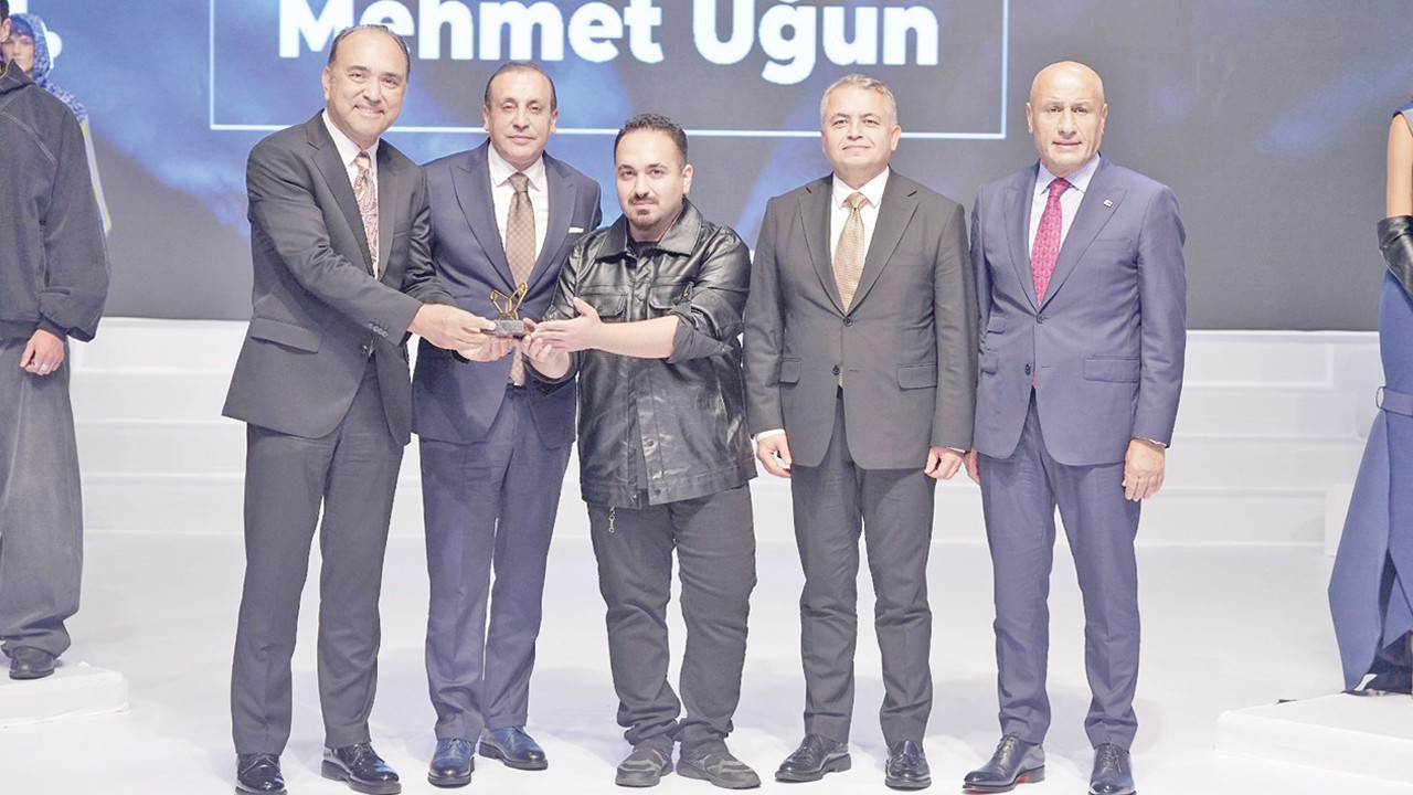 “Hazır giyim sektörünü farklı tasarımlar geleceği taşıyacak”