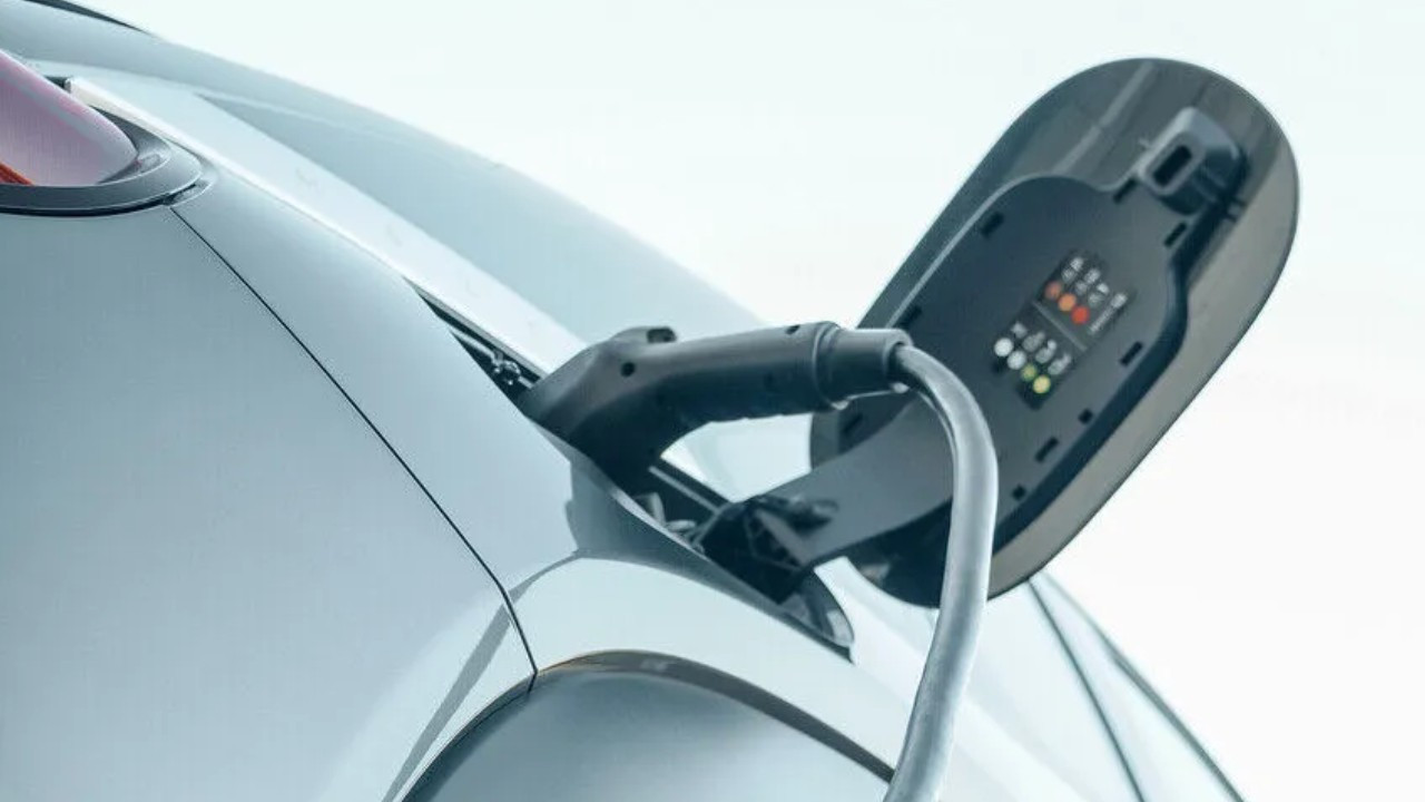 Savunma sanayisinde yabancı elektrikli araçlara güvenlik önlemi