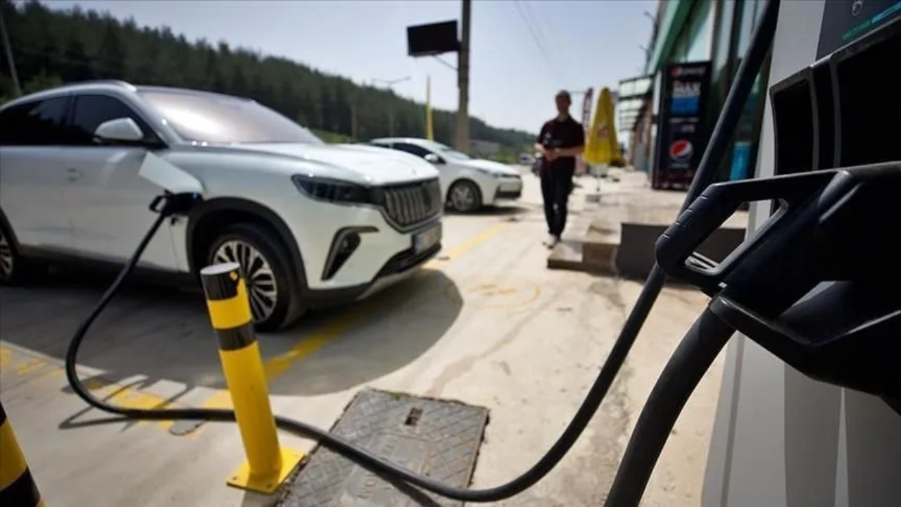 Türkiye elektrikli otomobilde vites küçülttü: Avrupa’nın tersine gittik